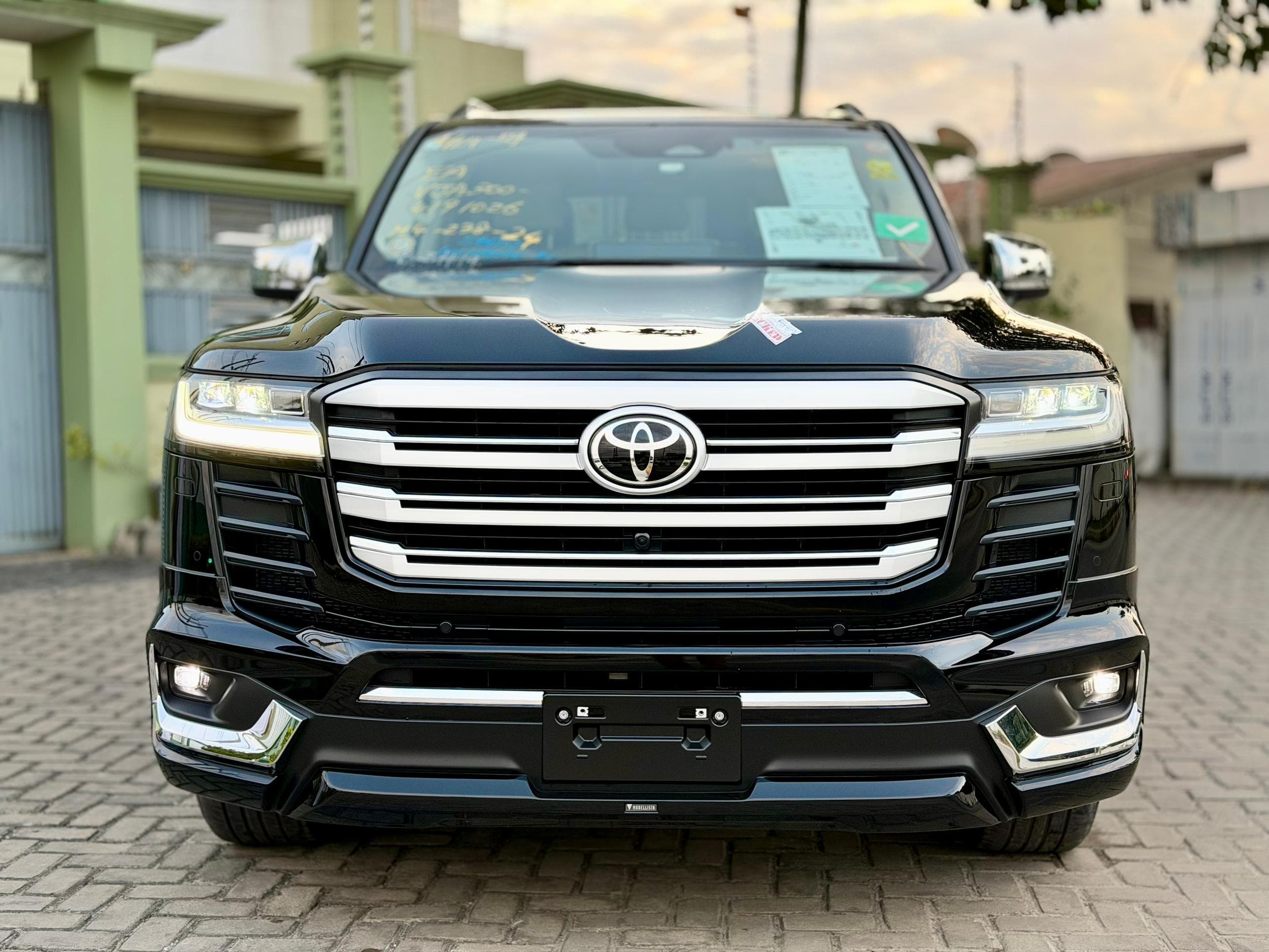 Toyota Land Cruiser   LC300 ZX